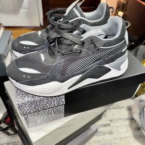 Puma Black & Gray Men's Athletic Sneakers